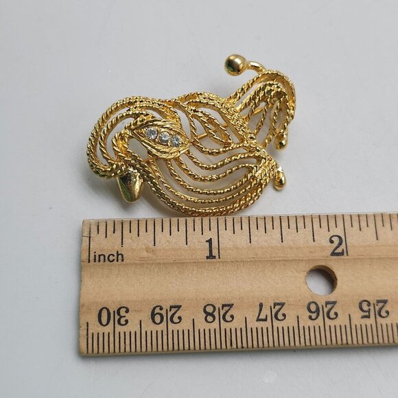 Vintage Gold Tone Brooch With Crystal Accents Intricate Poodle Dog By New View - Picture 5 of 5